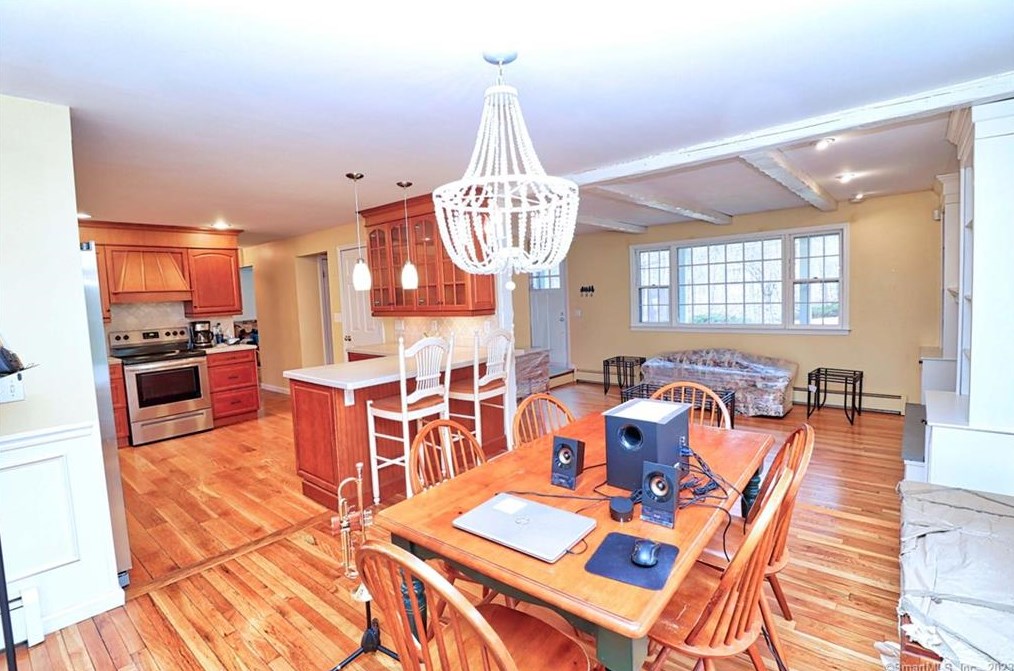 165 Lum Lot Rd, Southbury CT  06488-1960 exterior