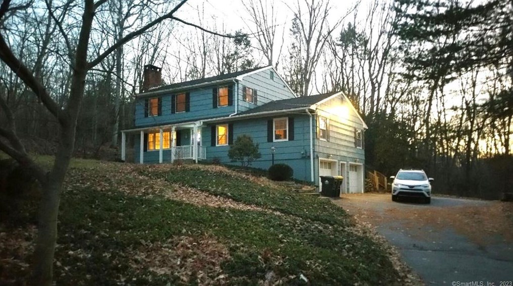 165 Lum Lot Rd, Southbury CT  06488-1960 exterior