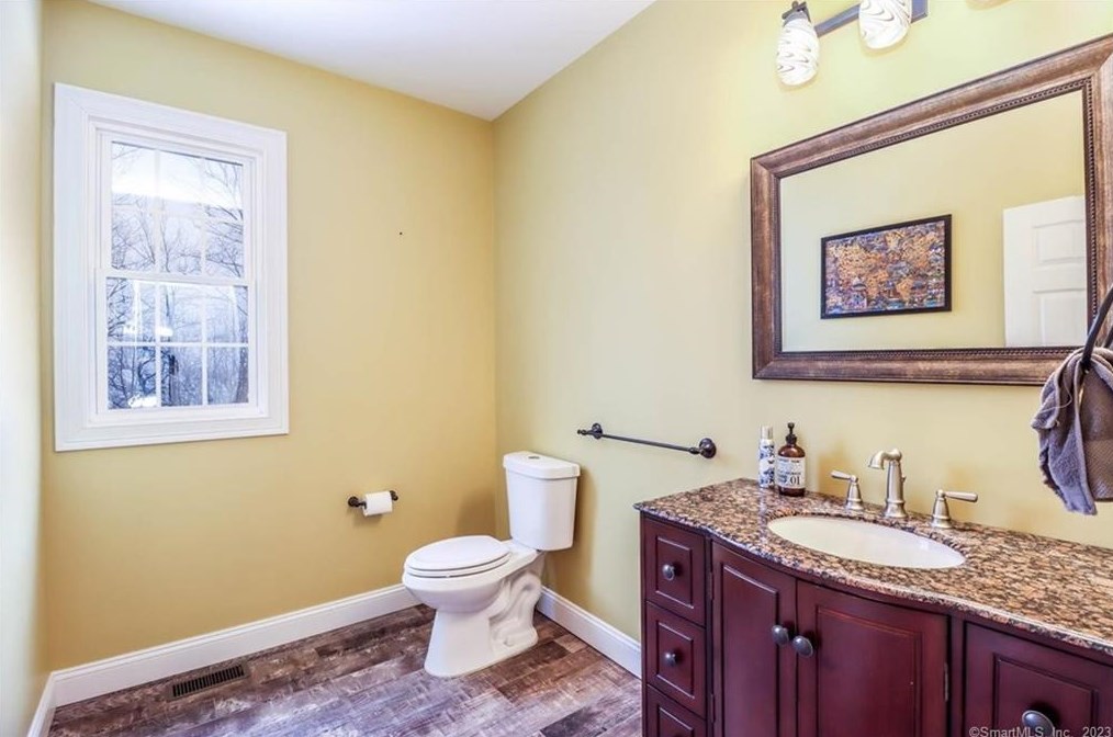 186 Pumpkin Hill Rd, Northville CT  06776-4654 exterior