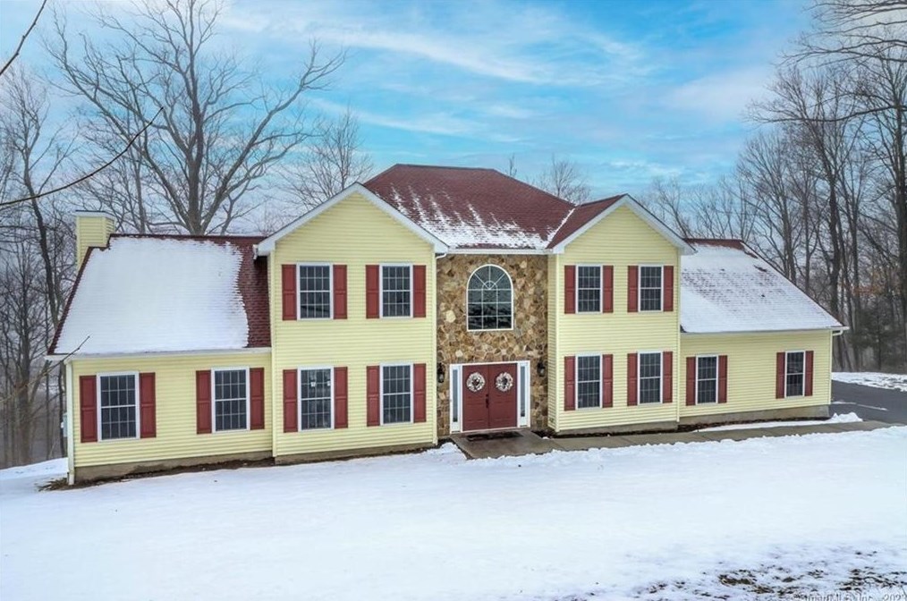 186 Pumpkin Hill Rd, Northville CT  06776-4654 exterior