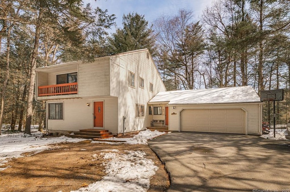 154 Canton Rd, Granby, CT 06035