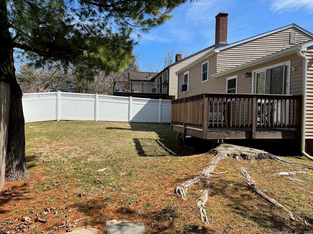 20 Litchfield Ct, Middletown, CT 06457