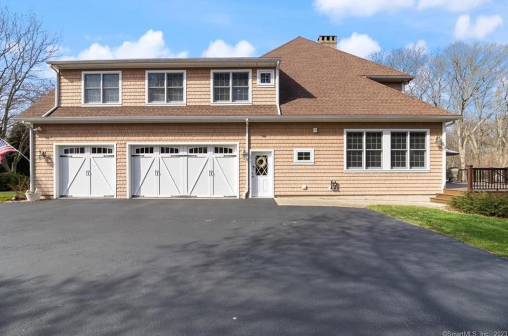 19 Perkins Farm Rd, Waterford, CT 06385
