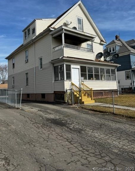 62 Preston St, Hartford CT 06114-2619 exterior