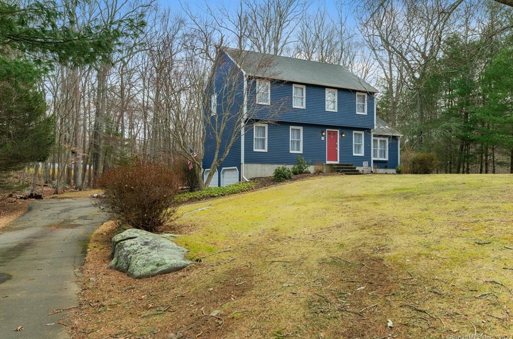 44 Olde Orchard Rd, Clinton, CT 06413