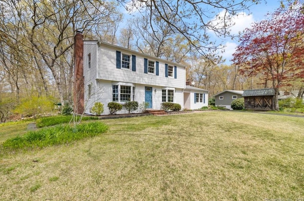 8 Marion Dr, East Lyme, CT 06333
