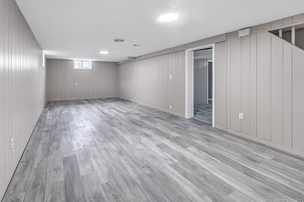 535 Robin Ln, Stratford CT  06614-2417 exterior