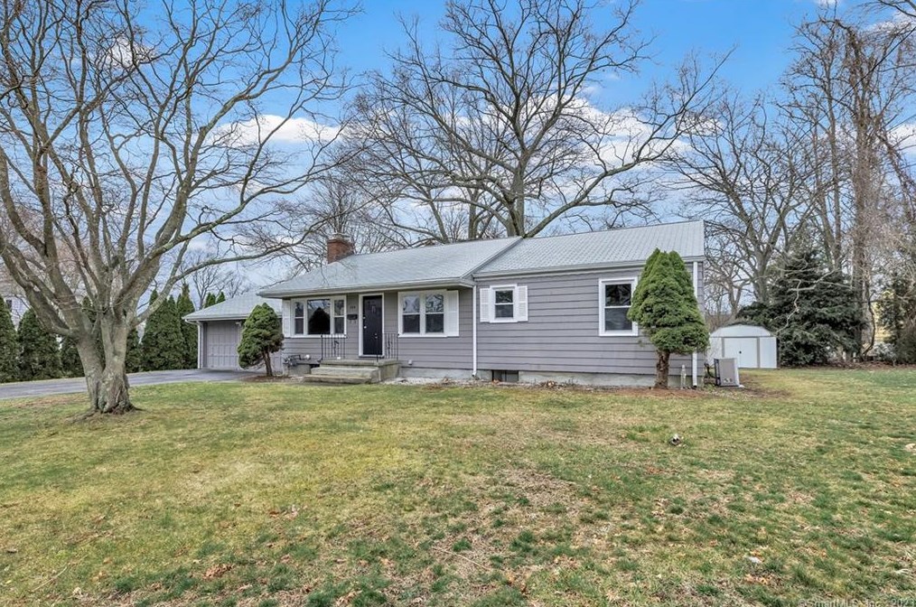 535 Robin Ln, Stratford, CT 06614