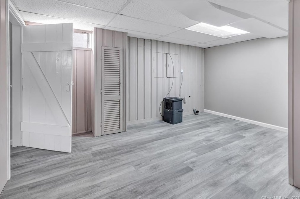 535 Robin Ln, Stratford CT  06614-2417 exterior