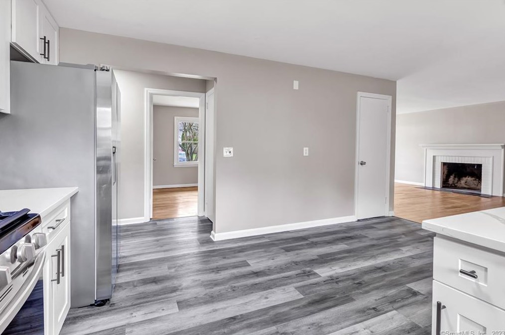 535 Robin Ln, Stratford CT  06614-2417 exterior