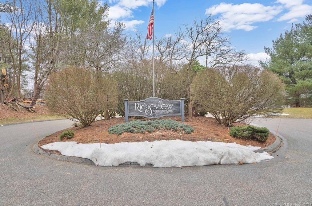 30 Vicki Ln #30, Colchester, CT 06415