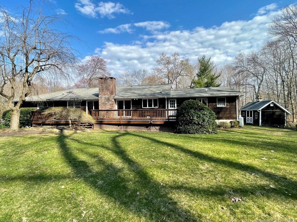 71 Sherman Tpke, West-Redding, CT 06896 exterior