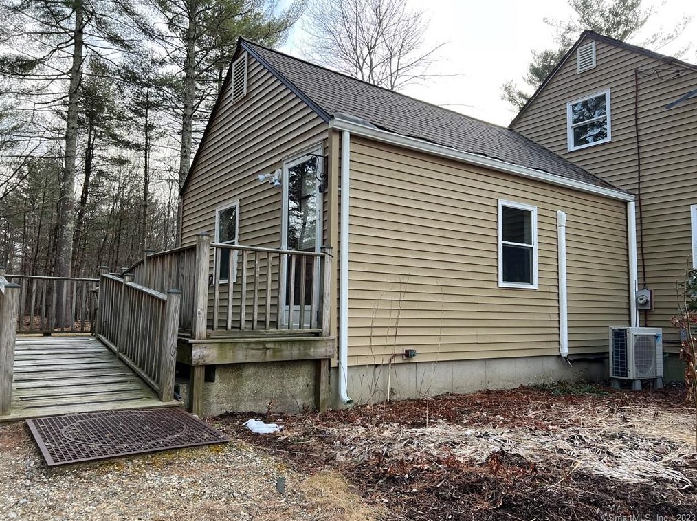 38 Pine Woods Ln, North Windham, CT 06250