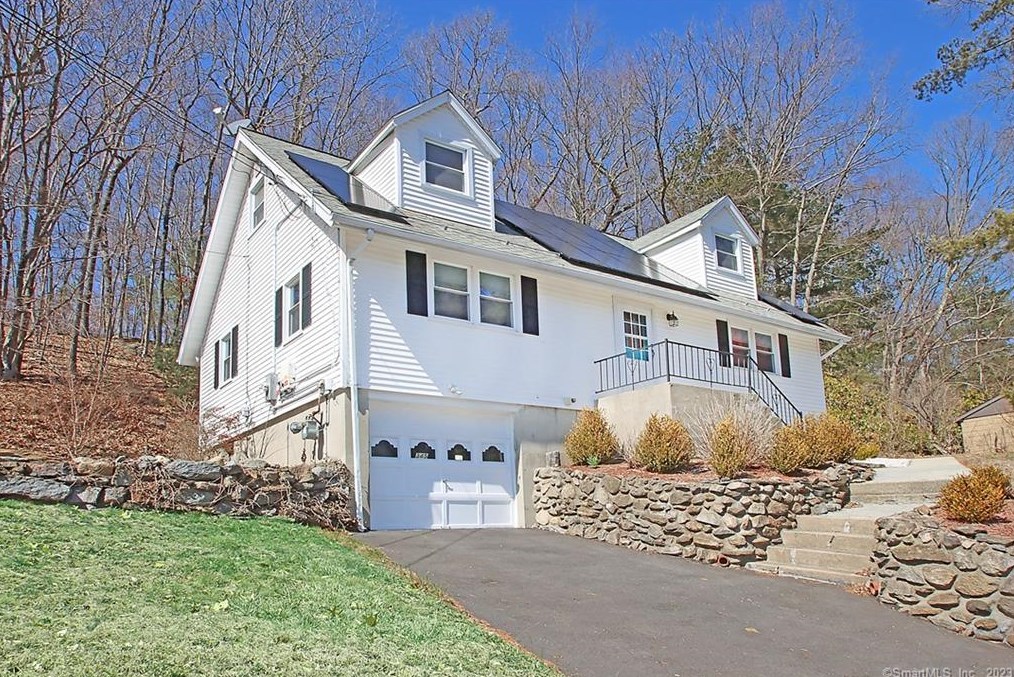 345 Beaver St, Ansonia, CT 06401