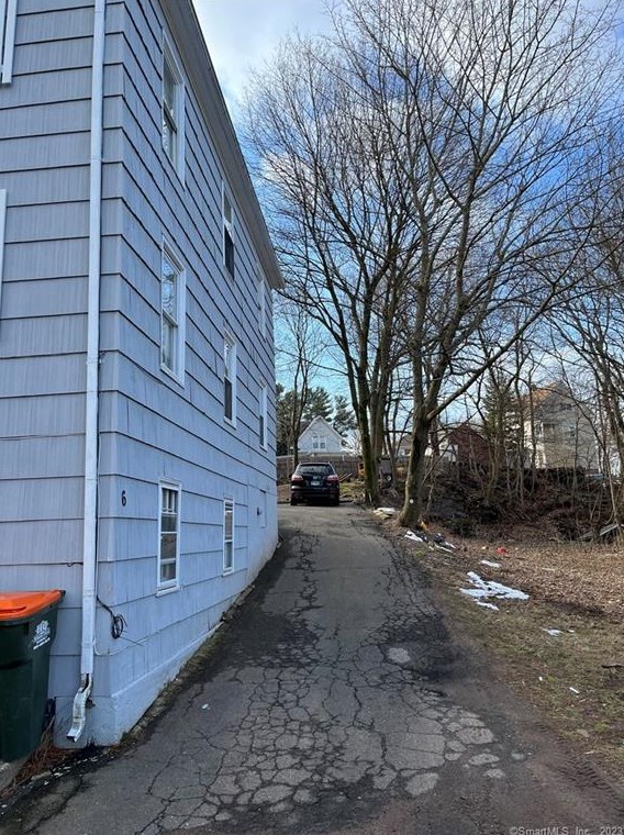 6 Maloney Ave #2, Meriden, CT 06450