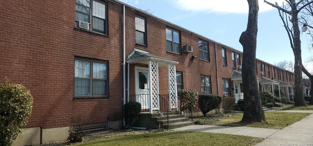 193 Virginia Ave #d, Bridgeport, CT
