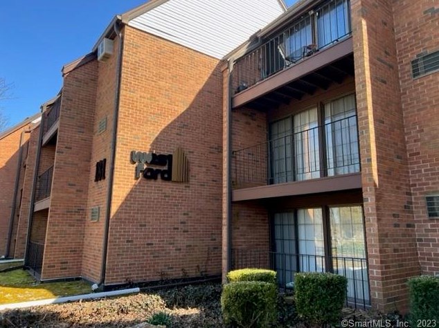183 Loomis Dr #121, Hartford, CT 06107
