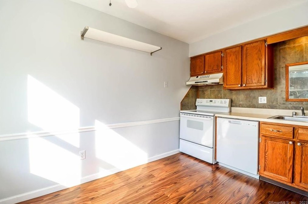 54 Upper Valley Dr Unit 54, Northville, CT