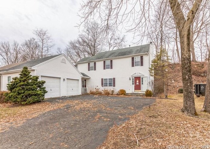 4 Cherry Hill Cir, Upper Stepney, CT 06468