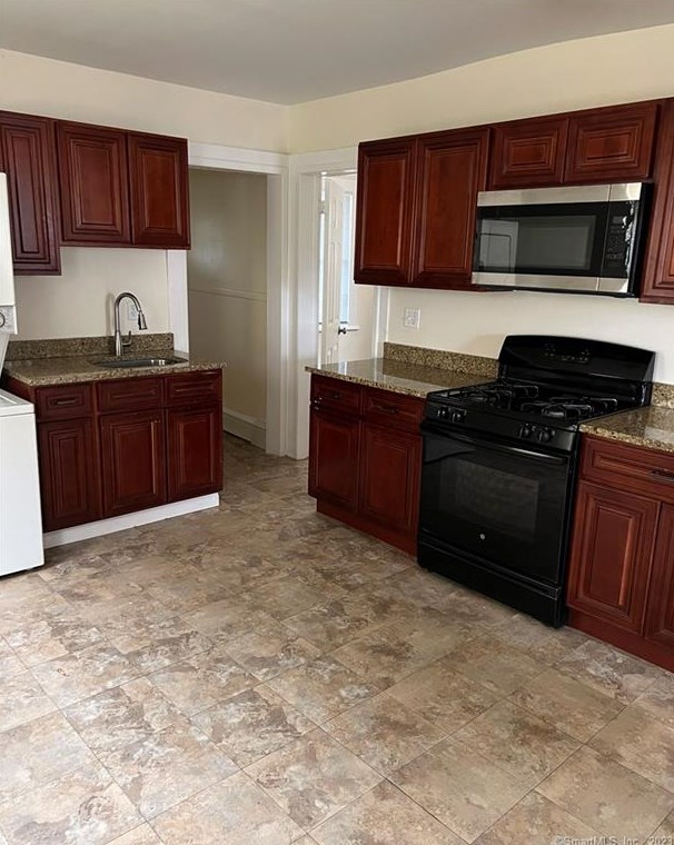 16 Carthage St #3rd Flr, Fairfield, CT 06825