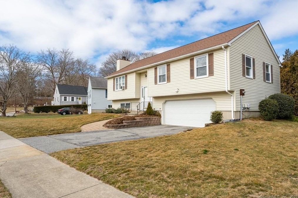 23 Penny Ln, United States Coast Guard Ac, CT 06320