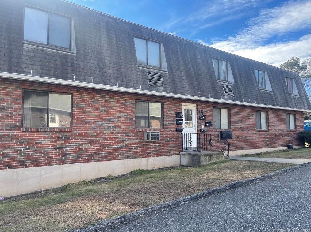 15 Judith Ln #6, Waterbury, CT 06704