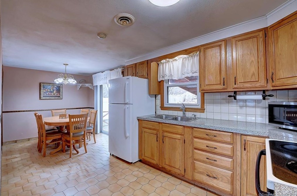56 Peters Cir, Southington, CT 06489