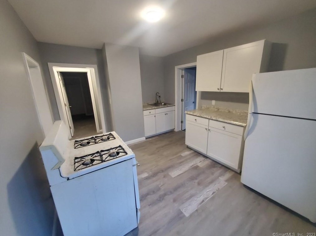 43 School St #2f, Union City, CT 06770
