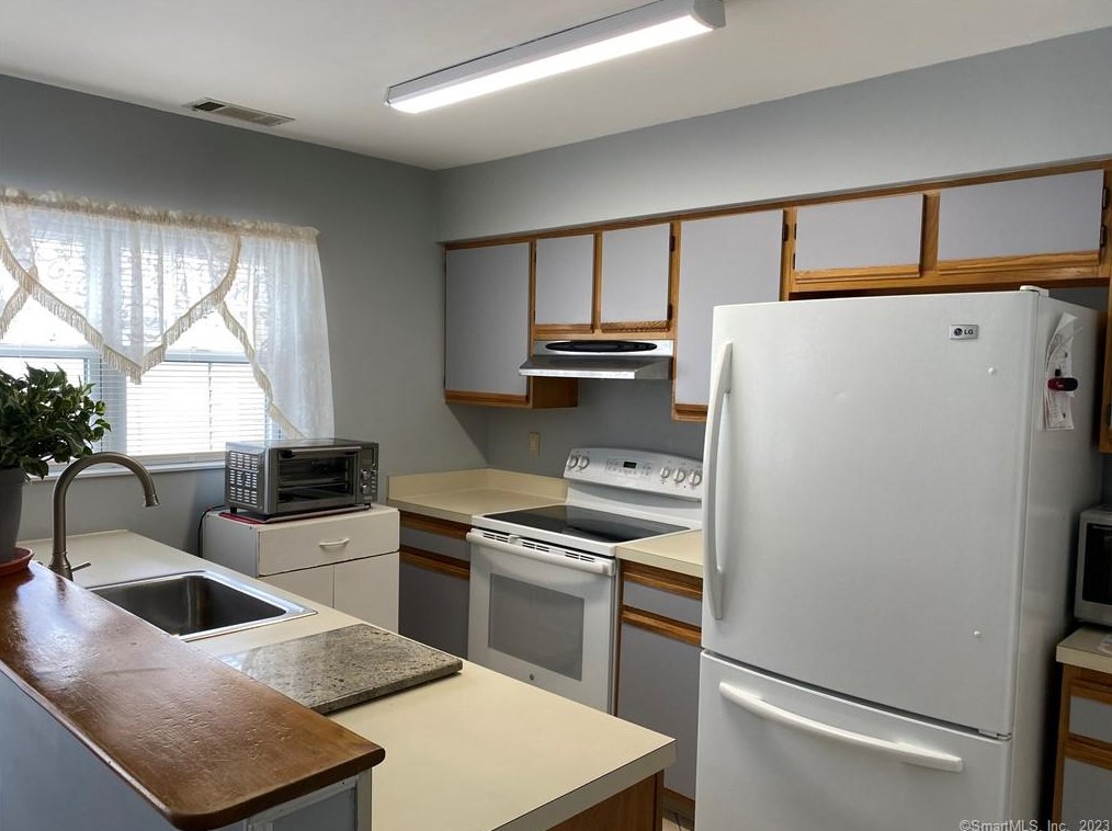 1 Southfield Ave #307, Stamford, CT 06902
