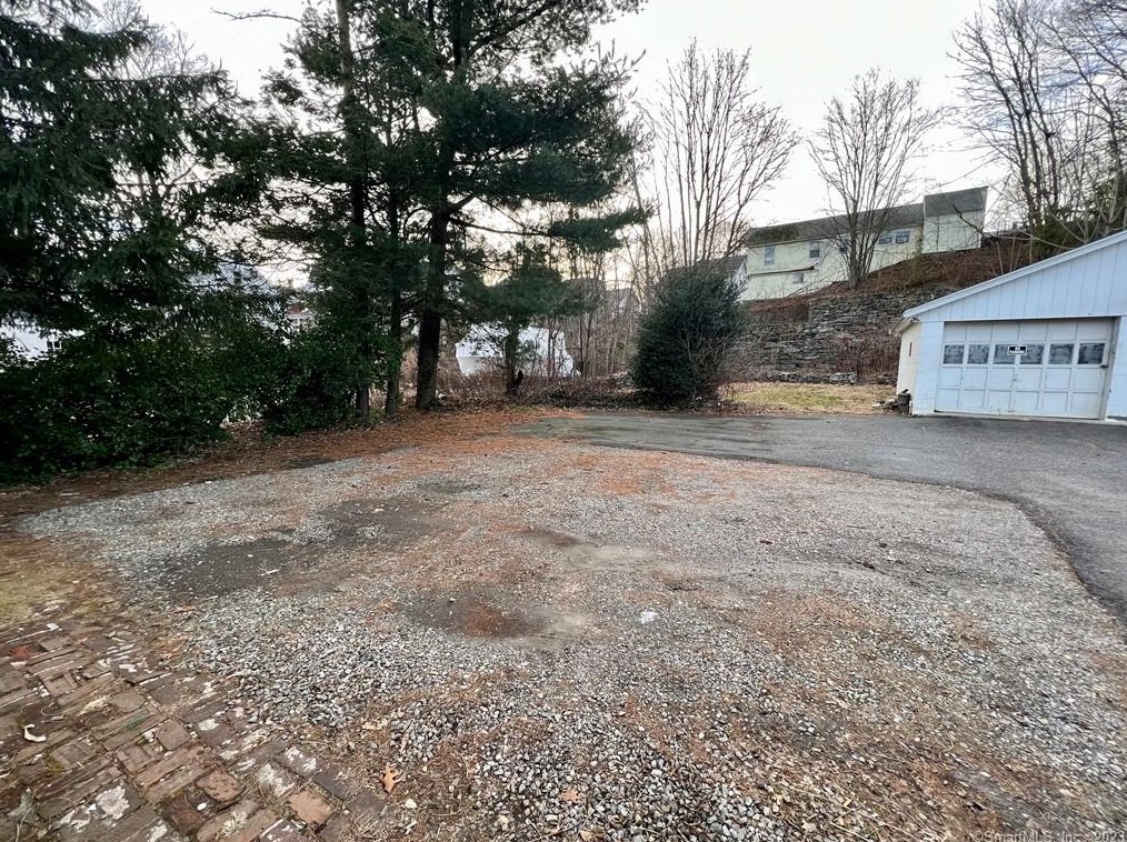 76 Seymour Ave #2, Derby, CT 06418