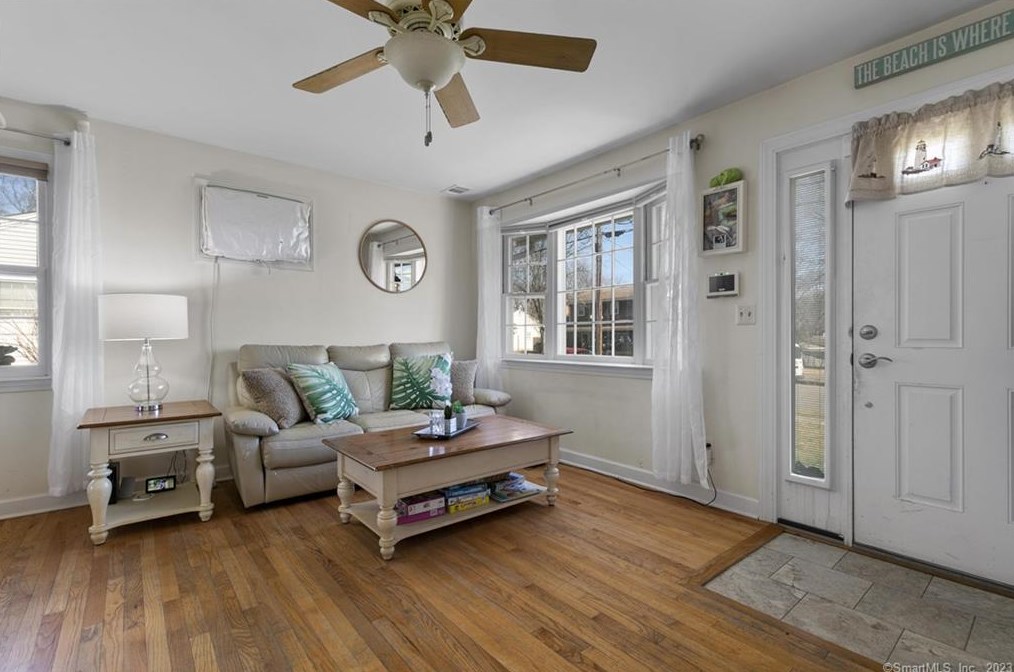 27 Windsong Ln, Milford, CT 06460