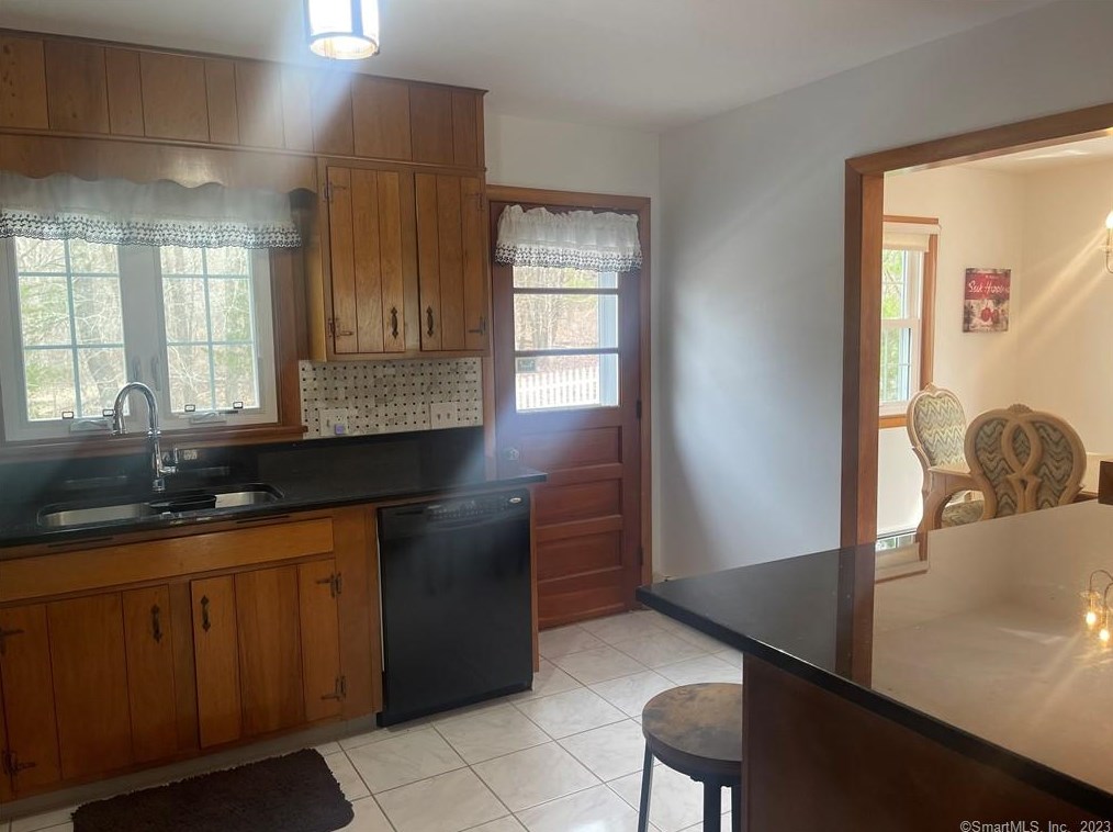 6 Milltown Rd, North Stonington CT  06359-1205 exterior