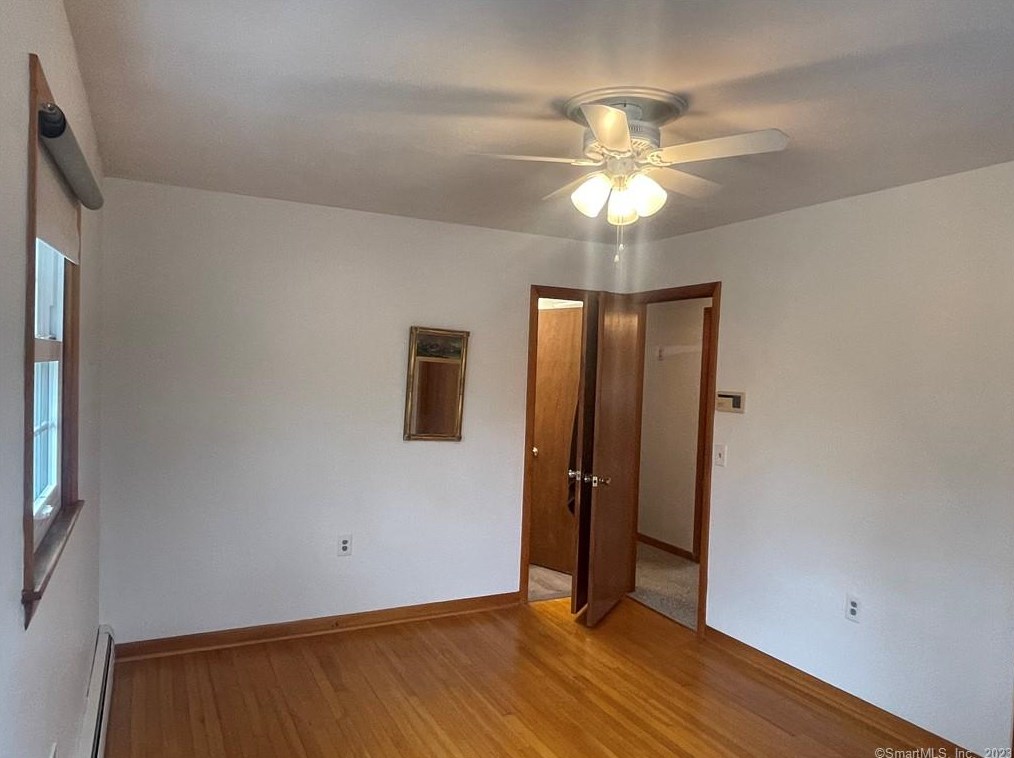6 Milltown Rd, North Stonington CT  06359-1205 exterior
