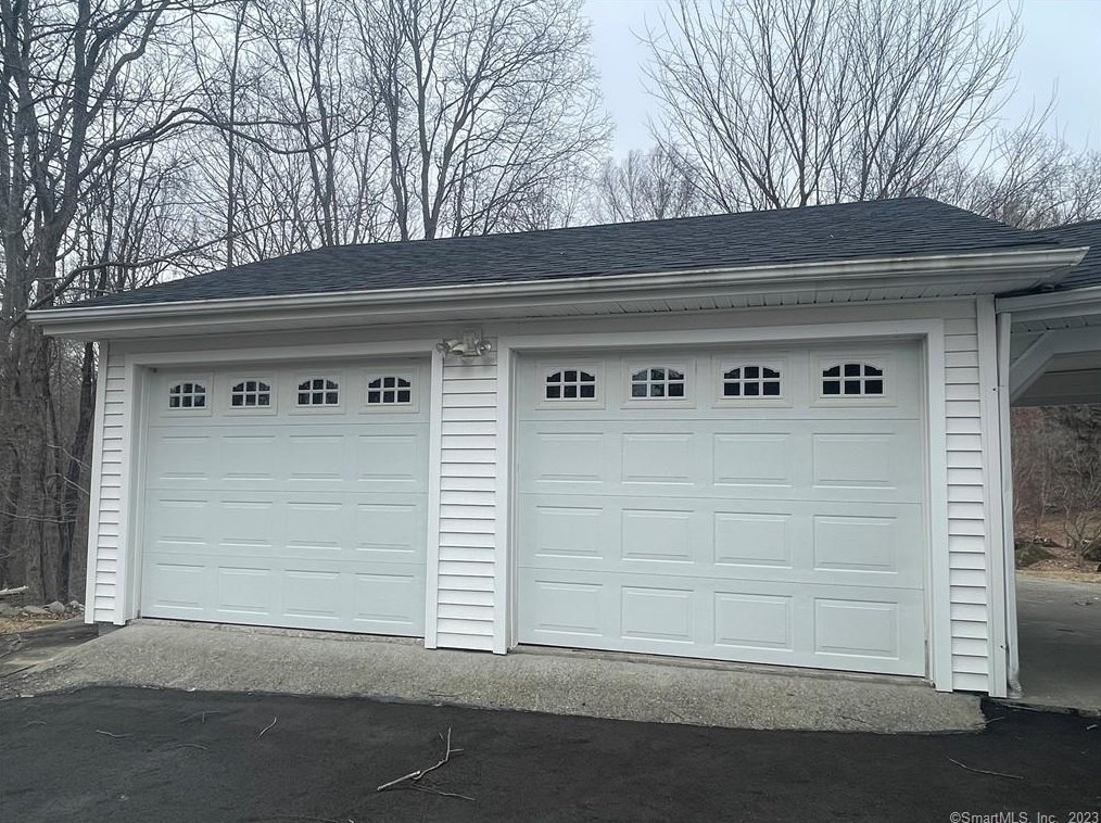 6 Milltown Rd, North Stonington CT  06359-1205 exterior