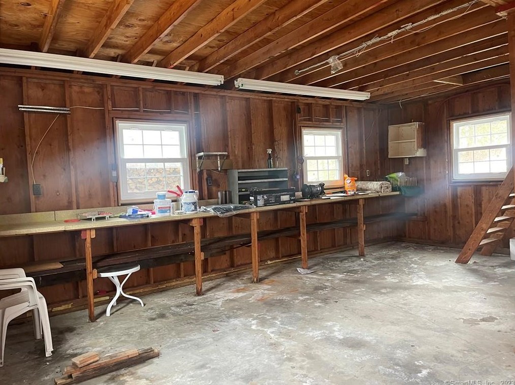 6 Milltown Rd, North Stonington CT  06359-1205 exterior