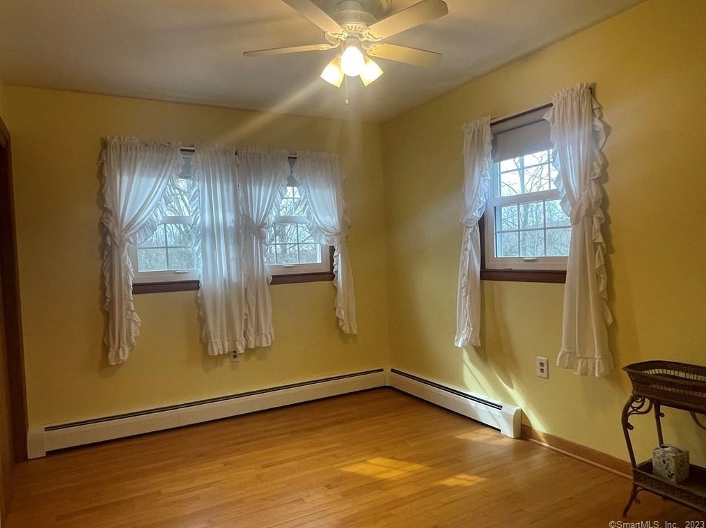 6 Milltown Rd, North Stonington CT  06359-1205 exterior
