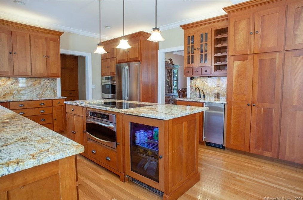3 Nauset Ln, Unionville CT  06085-1490 exterior