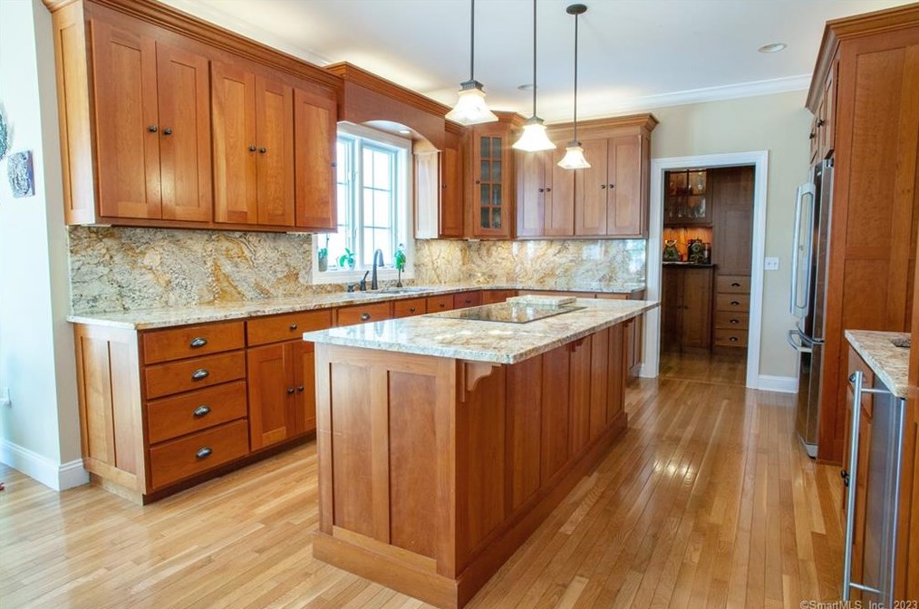 3 Nauset Ln, Unionville CT  06085-1490 exterior