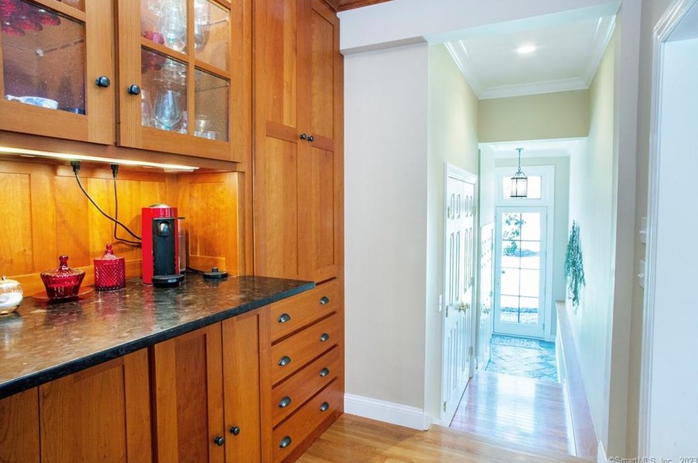 3 Nauset Ln, Unionville CT  06085-1490 exterior