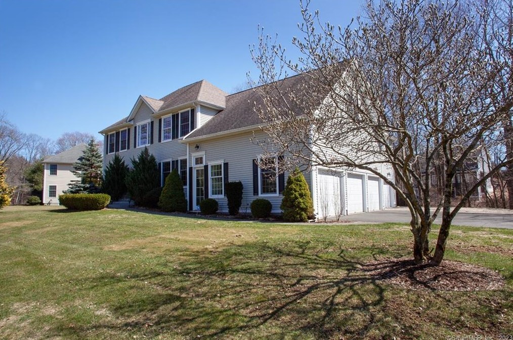3 Nauset Ln, Unionville, CT 06085