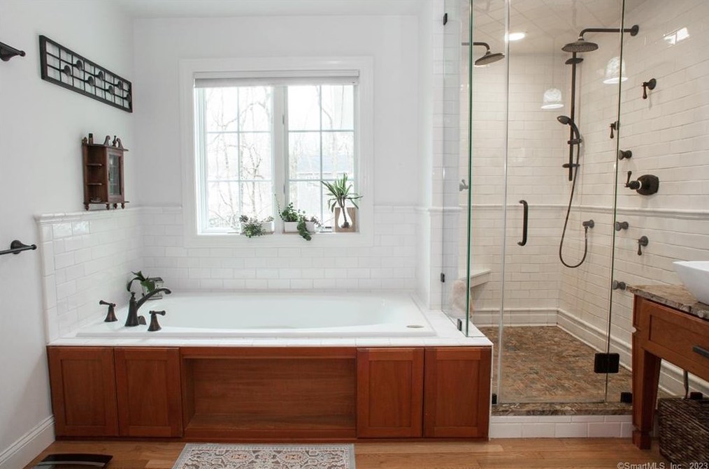 3 Nauset Ln, Unionville CT  06085-1490 exterior