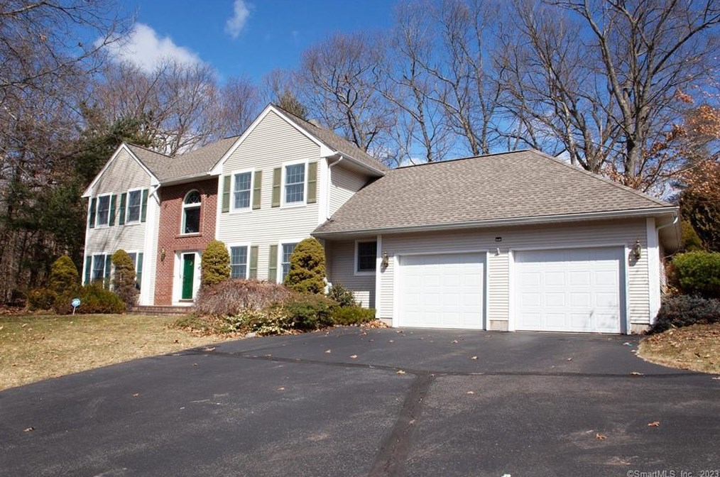 39 Charing Rd, Wapping, CT 06074