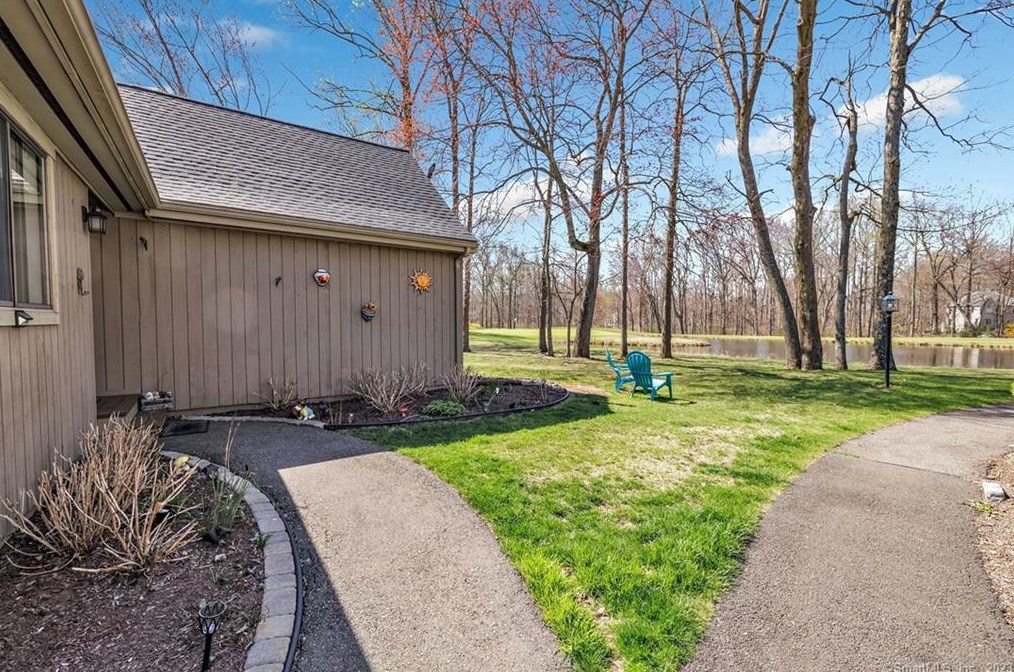 251 Agawam Dr #b, Stratford, CT 06614
