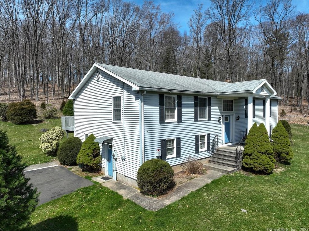 50 Lake Rd, Middlefield, CT 06455