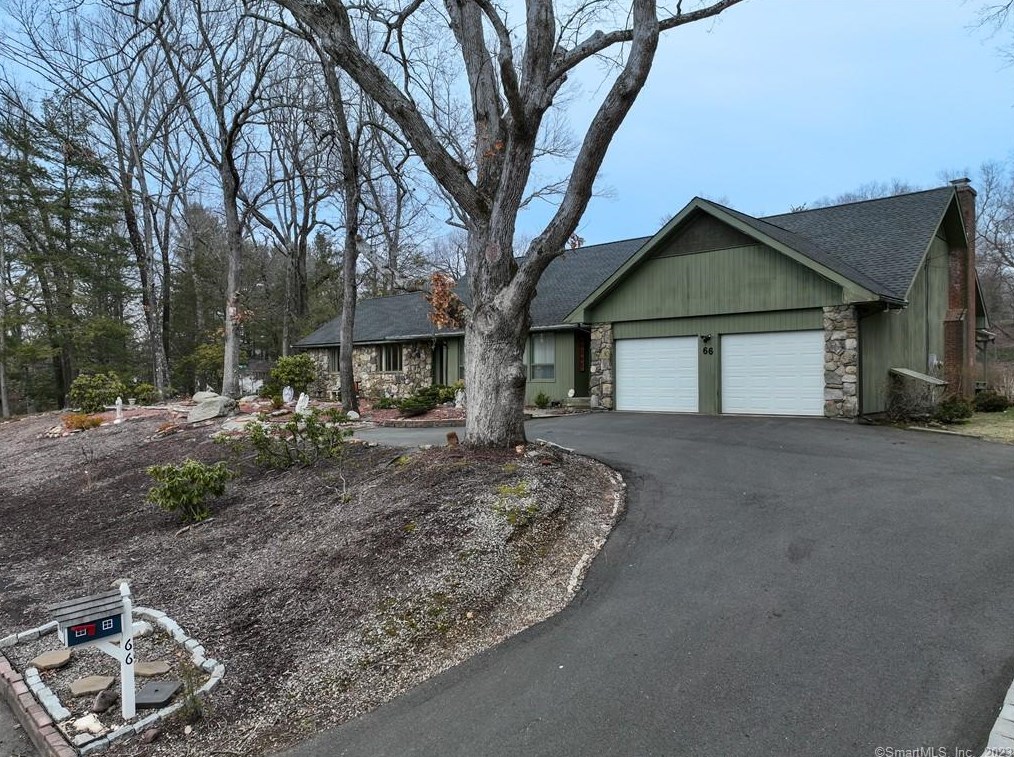 66 Highwood Dr, Manchester, CT 06040