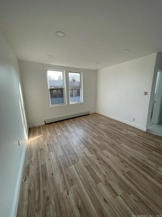 566 East St #3s, New Britain, CT 06051