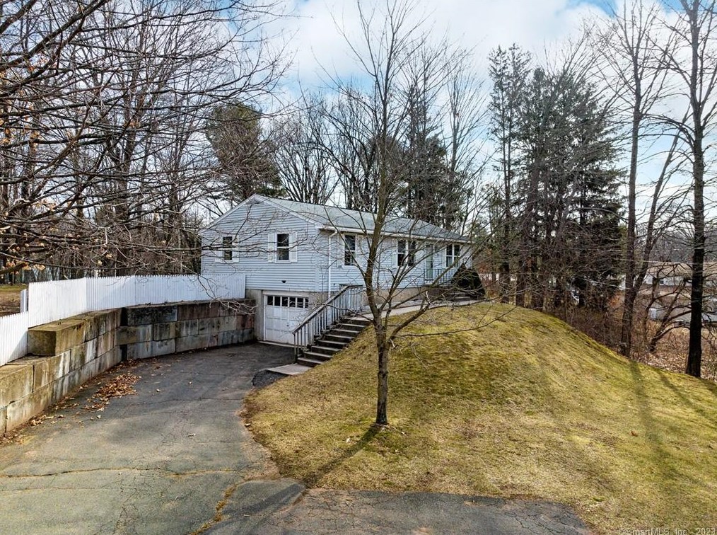 881 Parker, Manchester, CT 06042