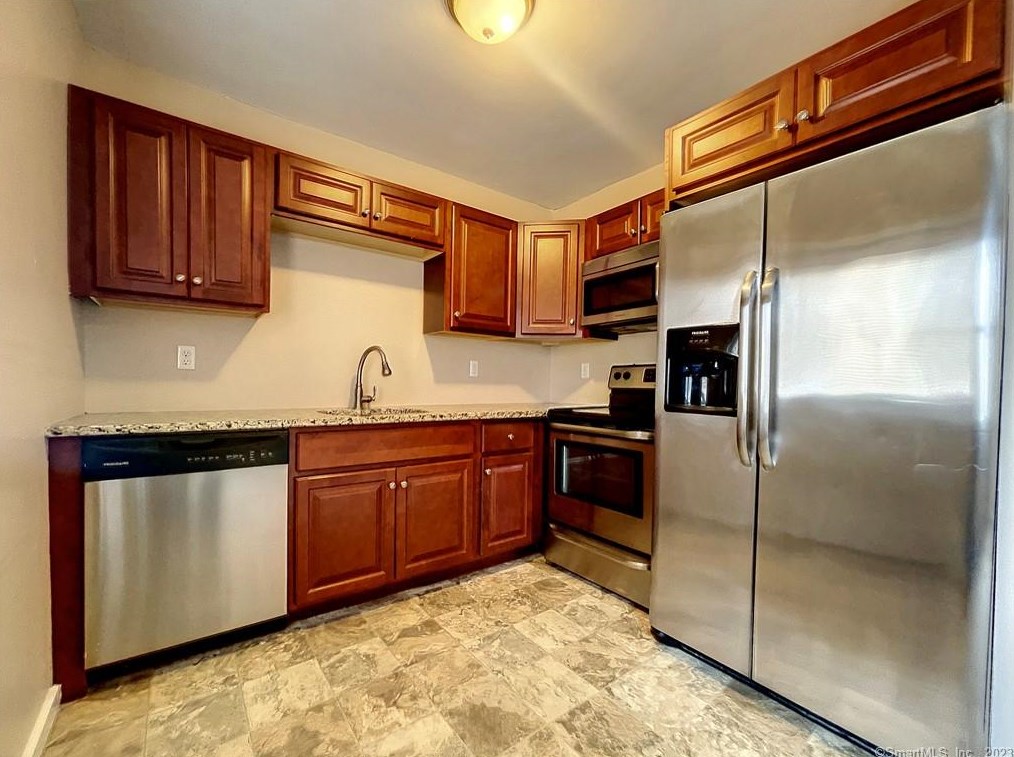 688 Old Colchester Rd Apt 15, Colchester, CT 06420