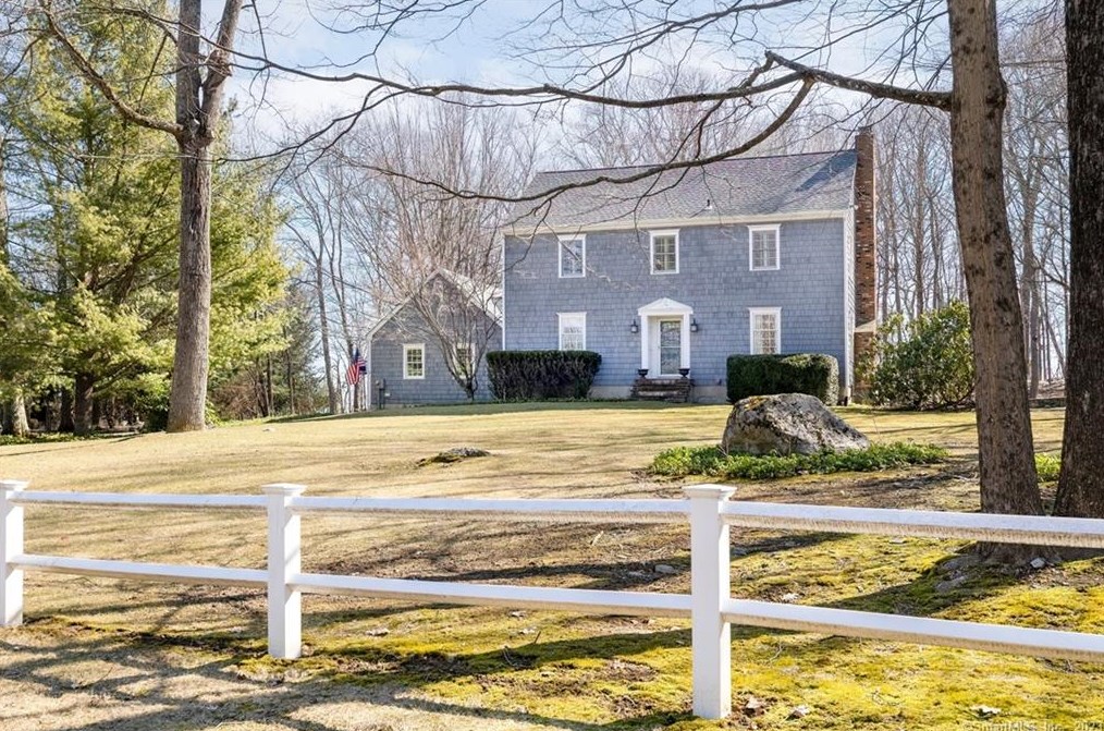 70 Bobbys Ct, Ridgefield, CT 06877
