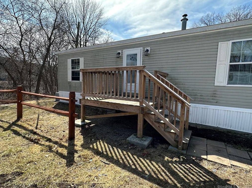 5 6th, Huntington, CT 06484